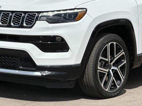 Certified 2025 Jeep Compass Limited w/ Elite Group AWD/4WD image 9