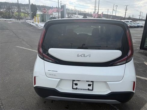 Certified 2025 Kia Soul LX w/ LX Technology Package image 3