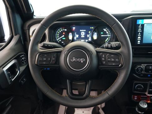 Used 2024 Jeep Wrangler Unlimited AWD/4WD image 29