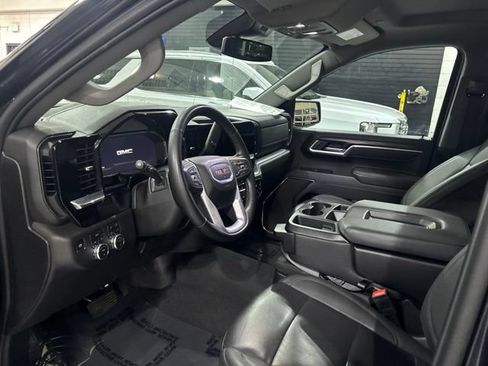 Used 2025 GMC Sierra 1500 SLT AWD/4WD image 11