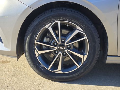 Used 2024 Kia Forte LXS w/ LXS Technology Package image 26