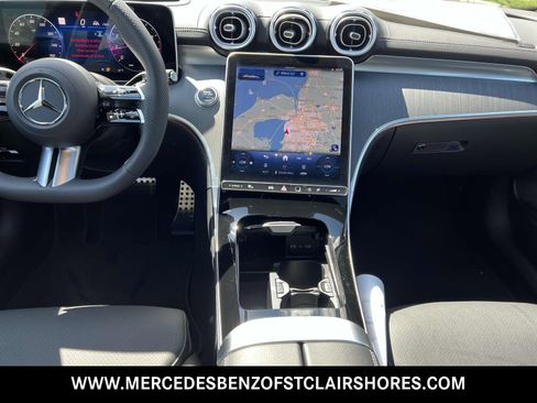 Used 2025 Mercedes-Benz C 300 4MATIC Sedan image 17