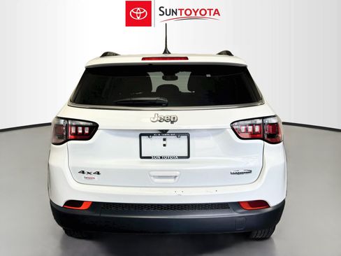 Used 2024 Jeep Compass Latitude AWD/4WD image 5