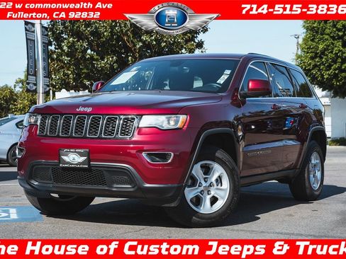 Used 2017 Jeep Grand Cherokee Laredo image 1