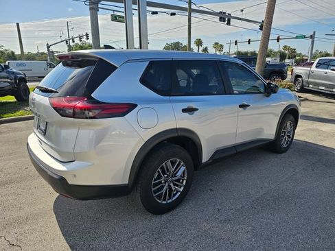 Used 2024 Nissan Rogue S FWD image 6