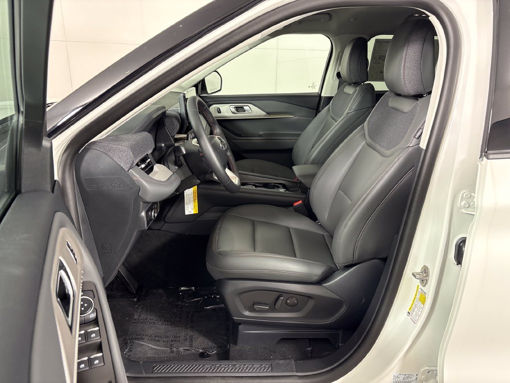 New 2026 Ford Explorer Active w/ Active Comfort Package RWD image 28