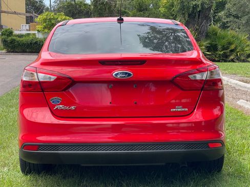 Used 2014 Ford Focus SE FWD image 25