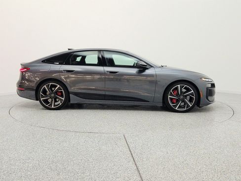 Used 2025 Audi S6 e-tron Premium Plus w/ Premium Plus AWD/4WD image 4