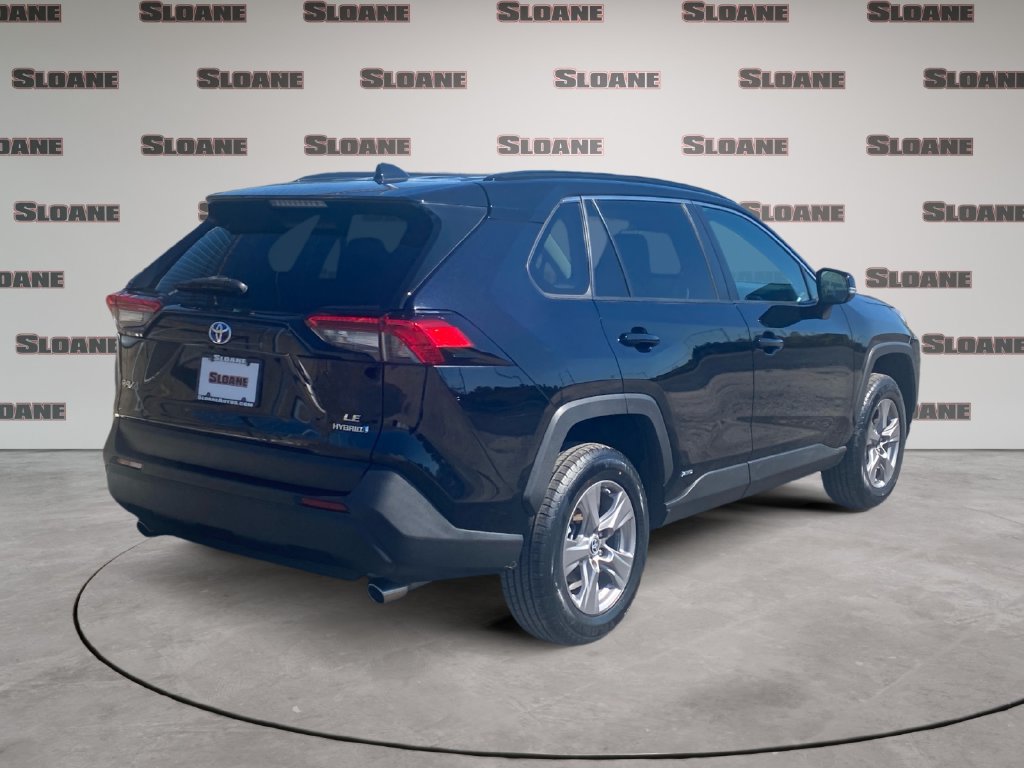 Used 2023 Toyota RAV4 LE AWD/4WD image 5