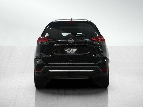 Used 2018 Nissan Rogue SL w/ Premium Package image 4