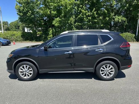 Used 2018 Nissan Rogue SV w/ Premium Package AWD/4WD image 2
