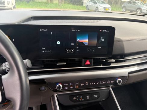 Used 2026 Kia Carnival FWD image 21