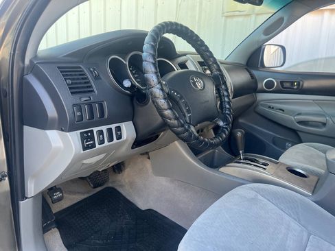 Used 2010 Toyota Tacoma PreRunner RWD image 11