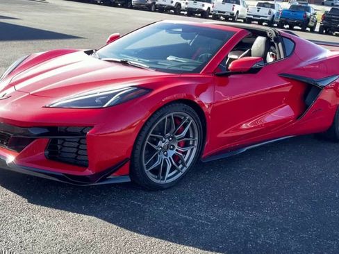 Used 2026 Chevrolet Corvette Z06 w/ Z07 Performance Package RWD image 5
