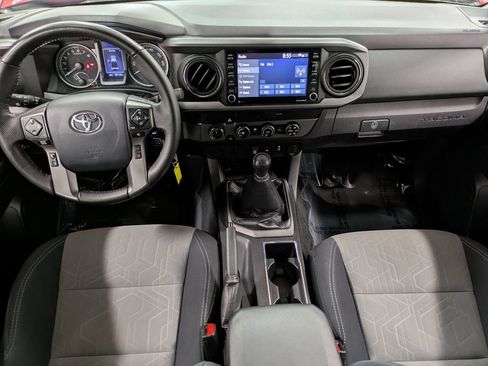 Used 2020 Toyota Tacoma TRD Sport AWD/4WD image 24