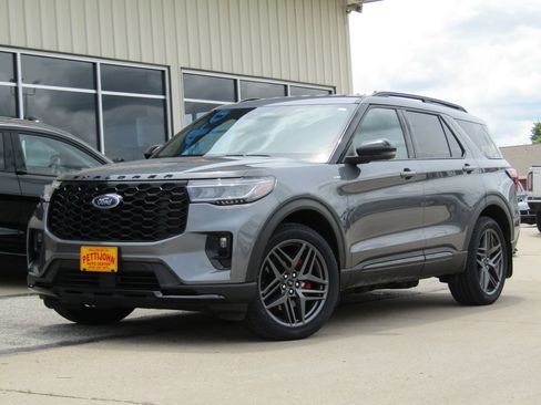 Used 2025 Ford Explorer ST-Line w/ ST-Line Street Pack AWD/4WD image 12