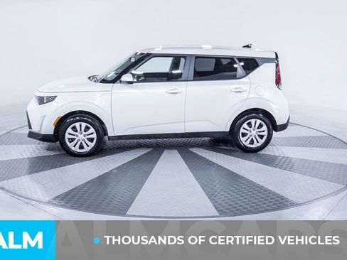 Used 2025 Kia Soul LX image 4