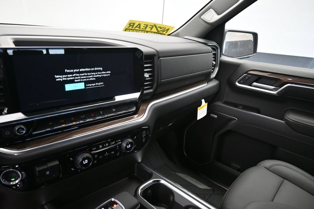 New 2026 Chevrolet Silverado 1500 RST w/ Redline Edition AWD/4WD image 18