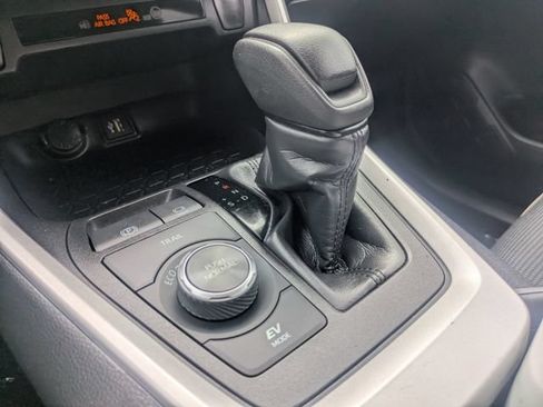 Used 2024 Toyota RAV4 LE AWD/4WD image 27