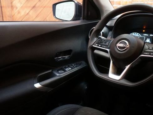 Used 2023 Nissan Kicks SV image 34