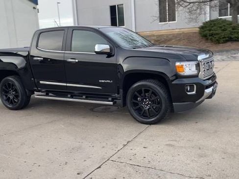 Used 2020 GMC Canyon Denali image 2