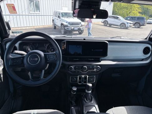 Used 2024 Jeep Wrangler Sport S image 16