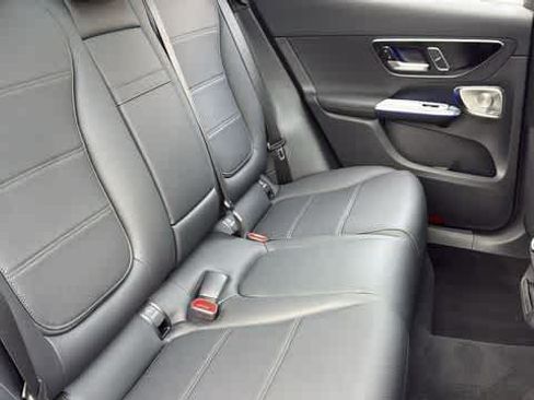 Used 2026 Mercedes-Benz GLC 300 4MATIC image 30