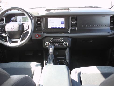 Used 2023 Ford Bronco Big Bend w/ Sasquatch Package image 8