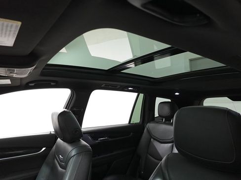 Used 2020 Cadillac XT6 Premium Luxury image 13