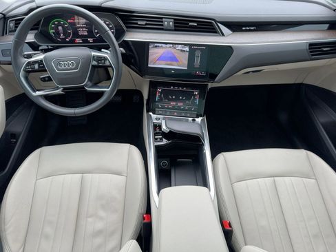 Used 2022 Audi e-tron Premium w/ Interior Protection Package image 17