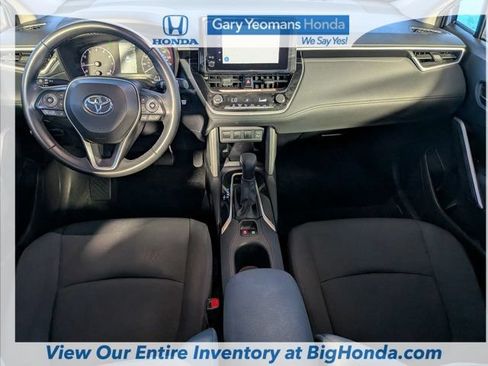 Used 2024 Toyota Corolla Cross LE FWD image 17