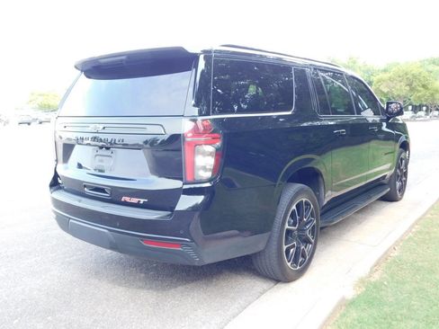 Used 2024 Chevrolet Suburban RST w/ Luxury Package AWD/4WD image 4