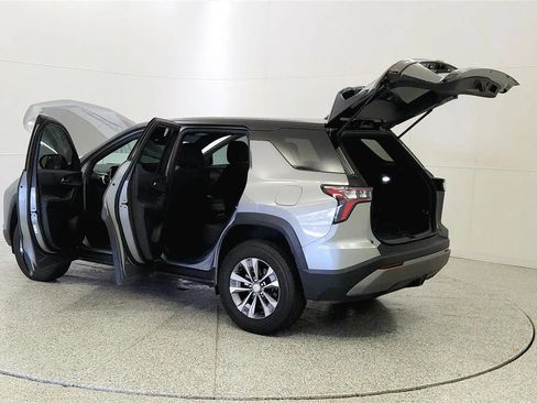 Used 2026 Chevrolet Equinox LT FWD image 11