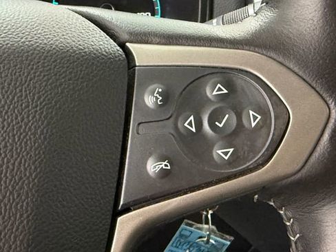 Used 2022 Chevrolet Colorado Z71 AWD/4WD image 12