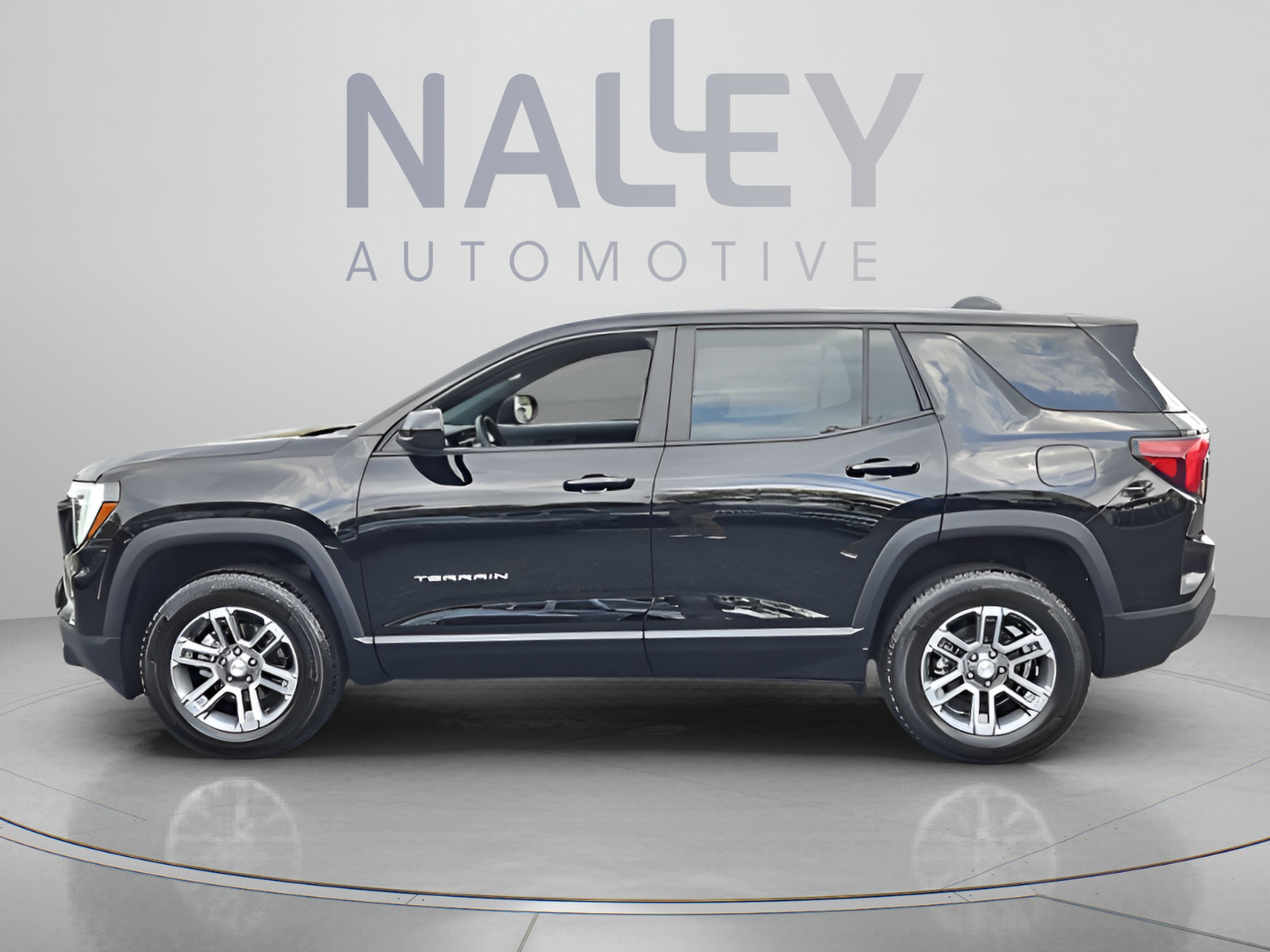 Used 2026 GMC Terrain Elevation FWD image 2