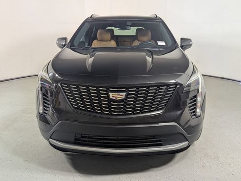 Used 2021 Cadillac XT4 Premium Luxury FWD image 2