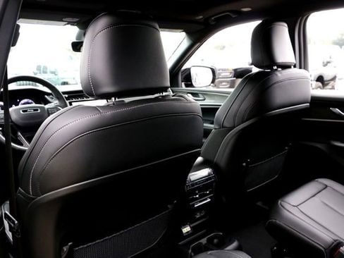 New 2025 Jeep Grand Cherokee L Limited AWD/4WD image 17