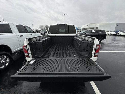Used 2021 Nissan Titan Platinum Reserve w/ Moonroof Package image 23