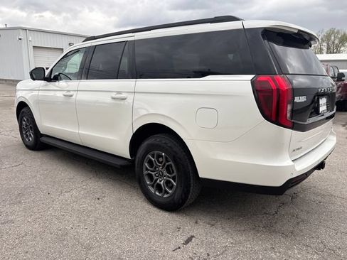 Used 2025 Ford Expedition Max Active AWD/4WD image 3