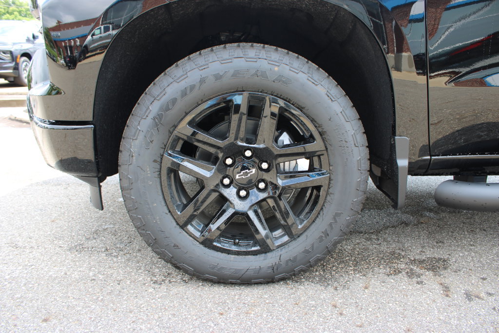 New 2026 Chevrolet Silverado 1500 RST w/ Safety Package AWD/4WD image 32
