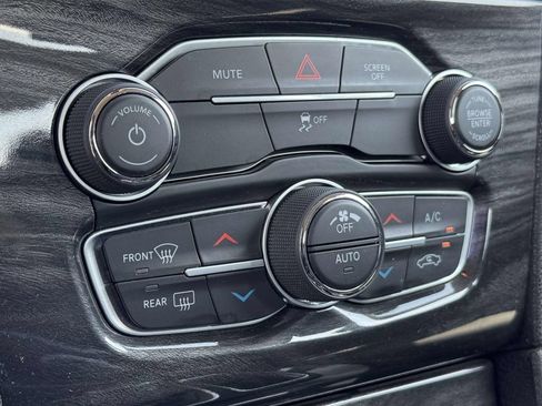 Used 2022 Chrysler 300 Touring w/ Sport Appearance Package RWD image 19