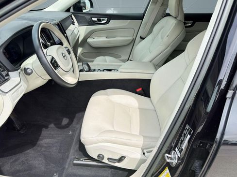 Certified 2023 Volvo XC60 B5 Plus w/ Climate Package AWD/4WD image 5
