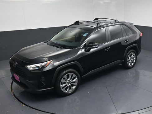 Used 2025 Toyota RAV4 XLE Premium image 12