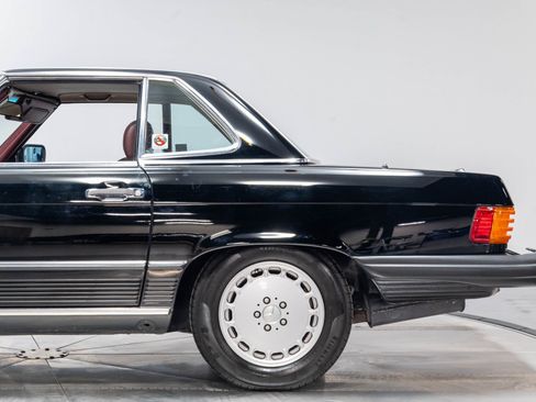 Used 1989 Mercedes-Benz 560 SL image 30