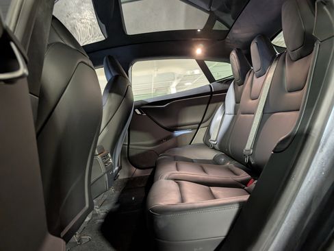 Used 2020 Tesla Model S Long Range Plus image 27