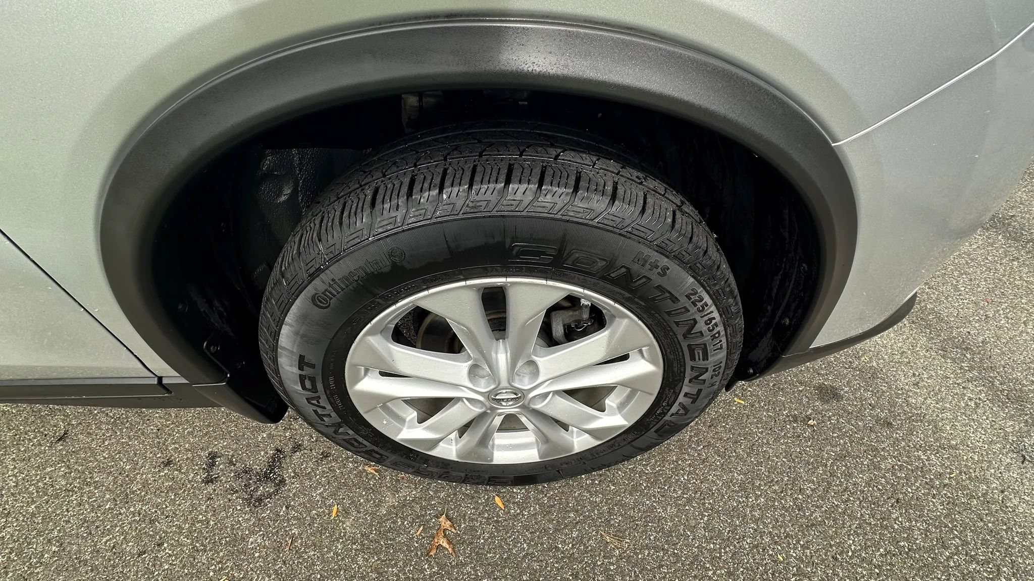 Used 2016 Nissan Rogue SV AWD/4WD image 12
