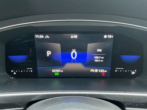 Certified 2022 Volkswagen Tiguan SE image 3