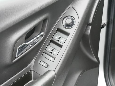 Used 2022 Chevrolet Trax LS w/ Tint and Cruise Package image 19