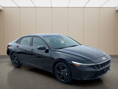New 2026 Hyundai Elantra SEL Sport Premium FWD image 2