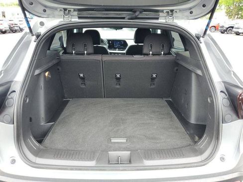 Used 2024 Chevrolet Trax RS w/ Sunroof Package FWD image 28